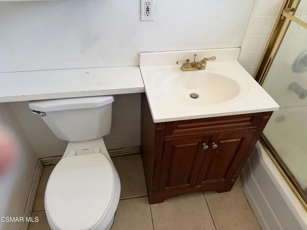 8847 Lindley Avenue Northridge, CA 91325