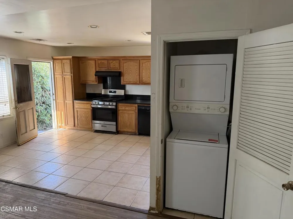 8847 Lindley Avenue Northridge, CA 91325