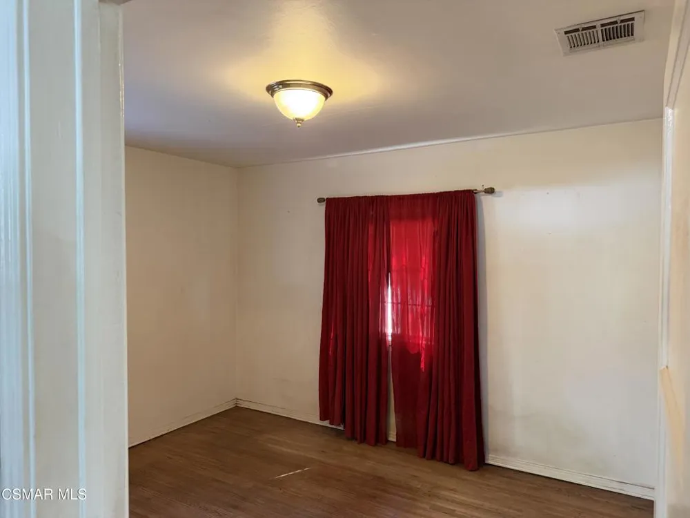 8847 Lindley Avenue Northridge, CA 91325
