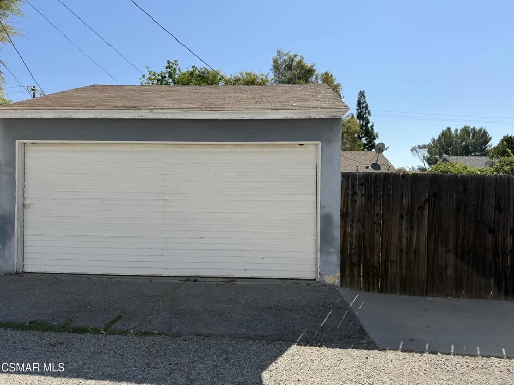 8847 Lindley Avenue Northridge, CA 91325