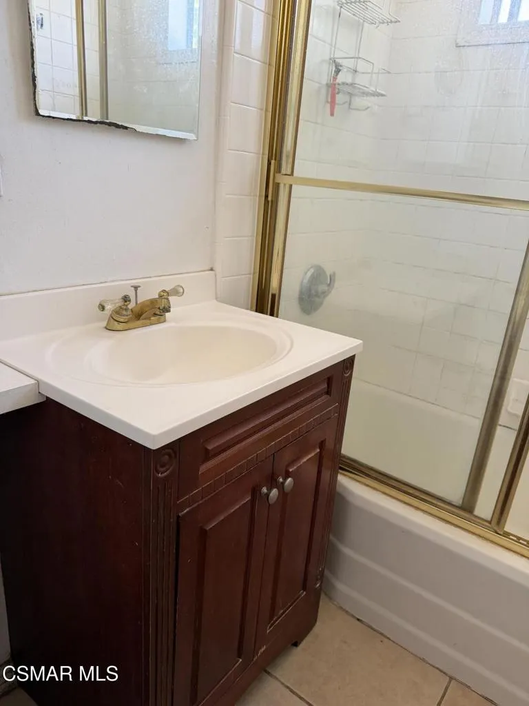 8847 Lindley Avenue Northridge, CA 91325