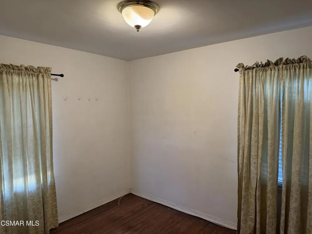 8847 Lindley Avenue Northridge, CA 91325