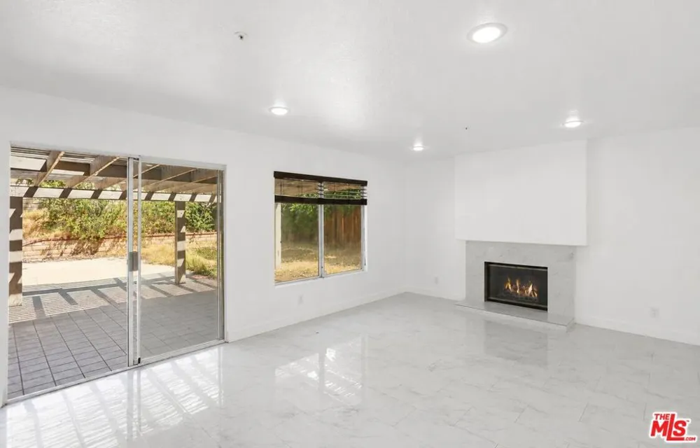 14930 Fernleaf Street Fontana, CA 92336