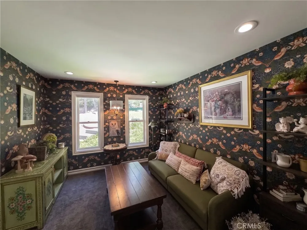 434 S Cumberland Lake Arrowhead, CA 92352