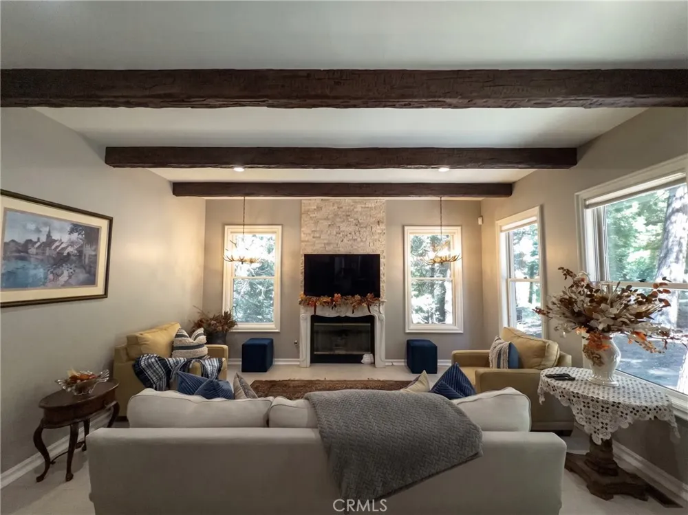 434 S Cumberland Lake Arrowhead, CA 92352
