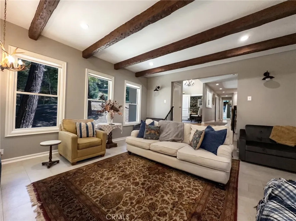 434 S Cumberland Lake Arrowhead, CA 92352