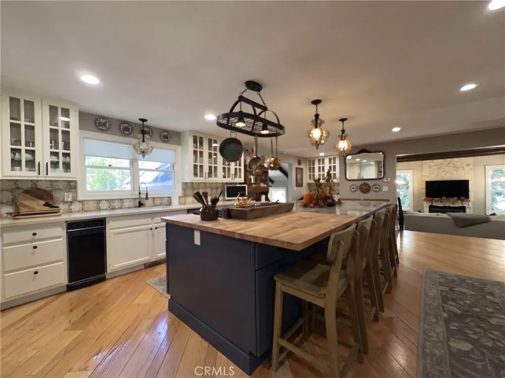 434 S Cumberland Lake Arrowhead, CA 92352