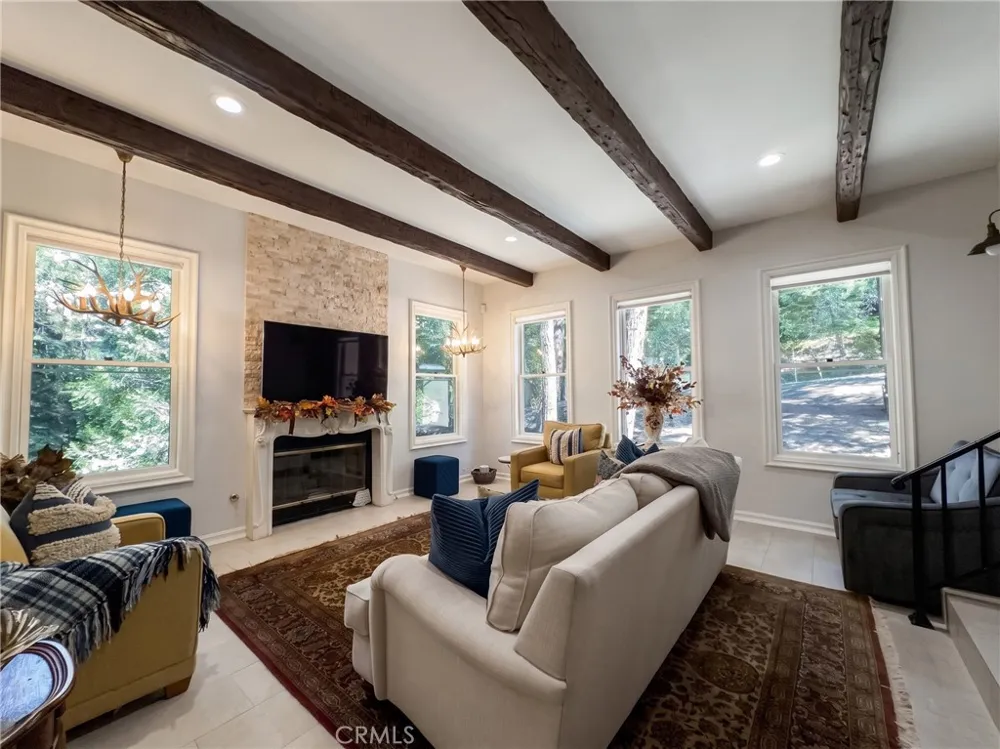 434 S Cumberland Lake Arrowhead, CA 92352