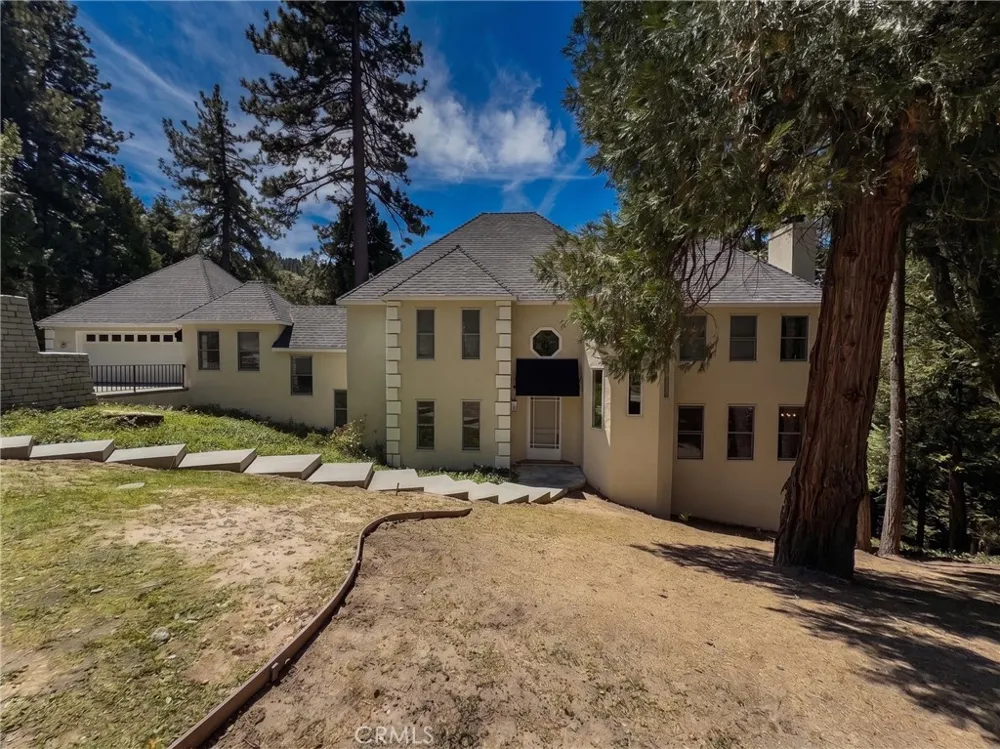 434 S Cumberland Lake Arrowhead, CA 92352