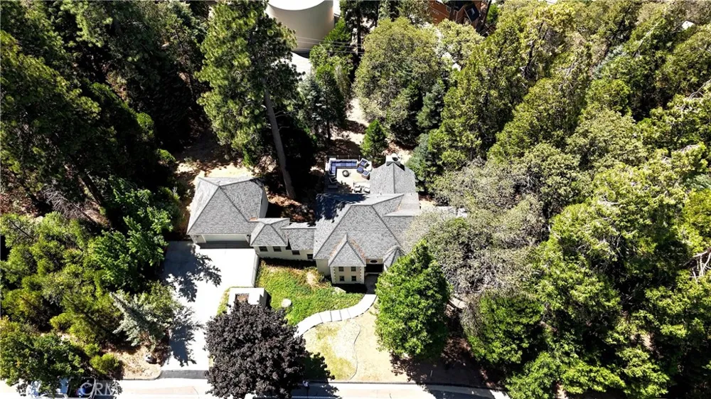 434 S Cumberland Lake Arrowhead, CA 92352