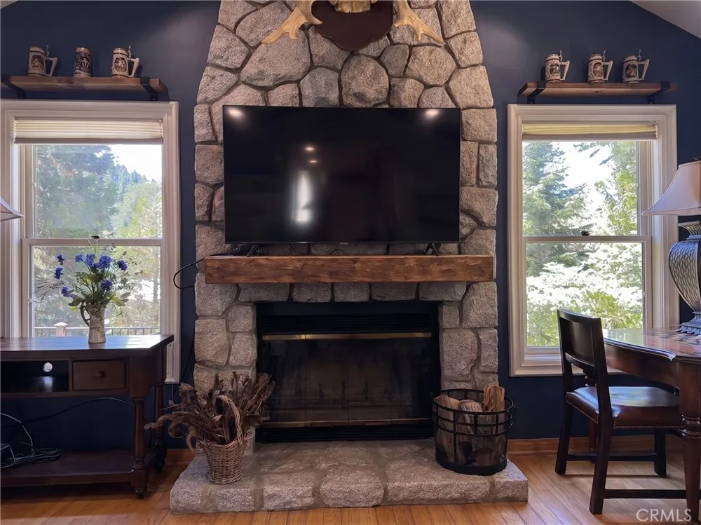 434 S Cumberland Lake Arrowhead, CA 92352