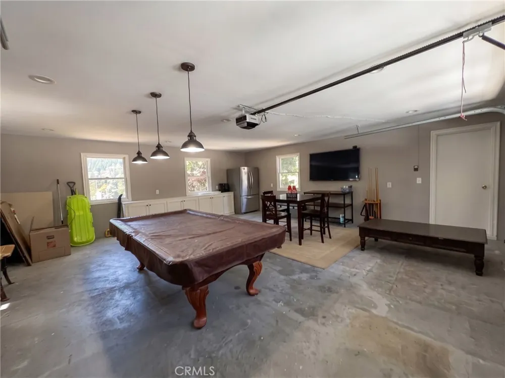 434 S Cumberland Lake Arrowhead, CA 92352
