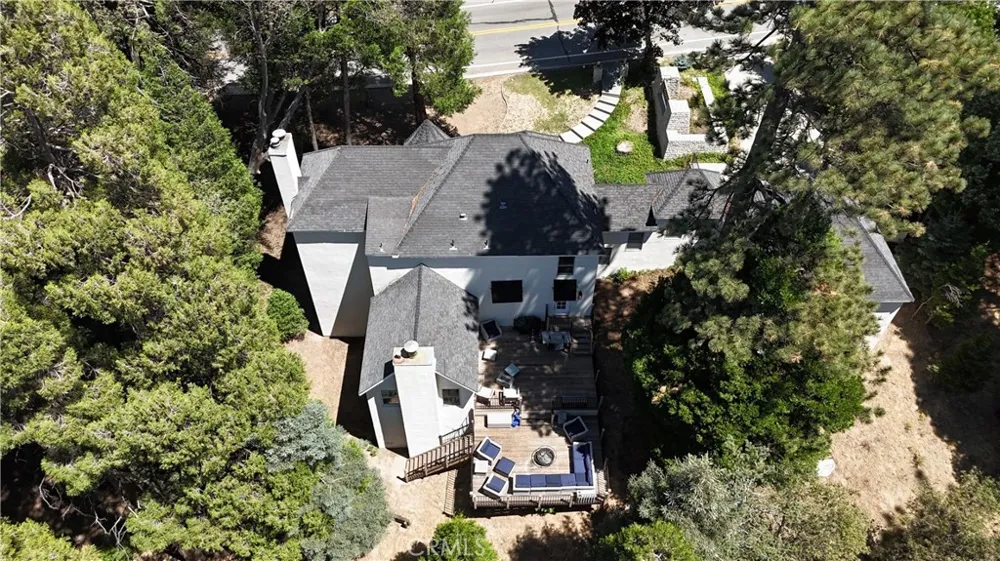 434 S Cumberland Lake Arrowhead, CA 92352