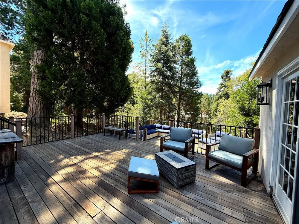 434 S Cumberland Lake Arrowhead, CA 92352