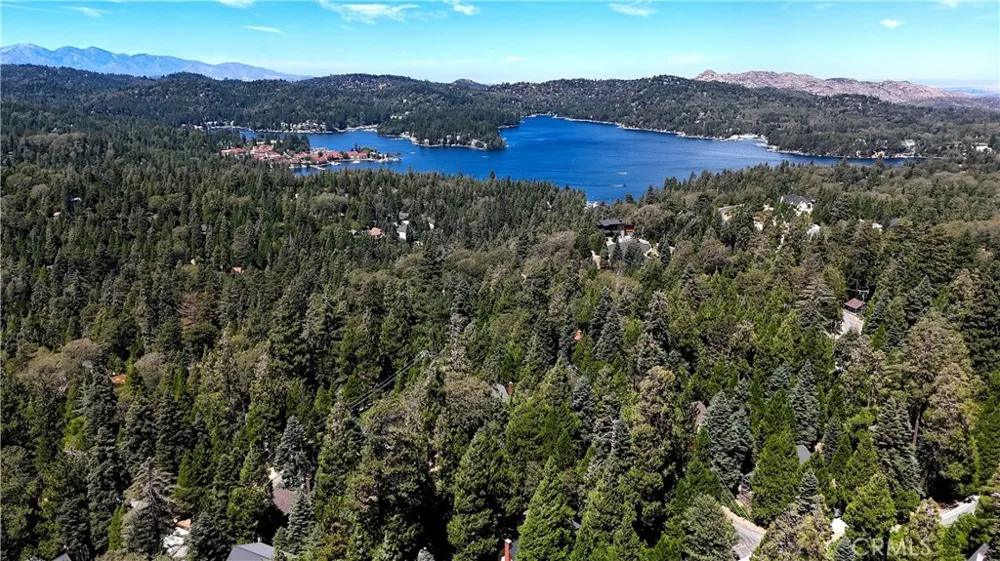 434 S Cumberland Lake Arrowhead, CA 92352