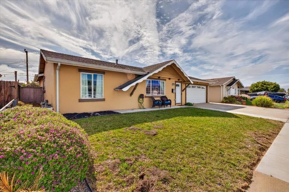 1832 Pescadero Drive Salinas, CA 93906