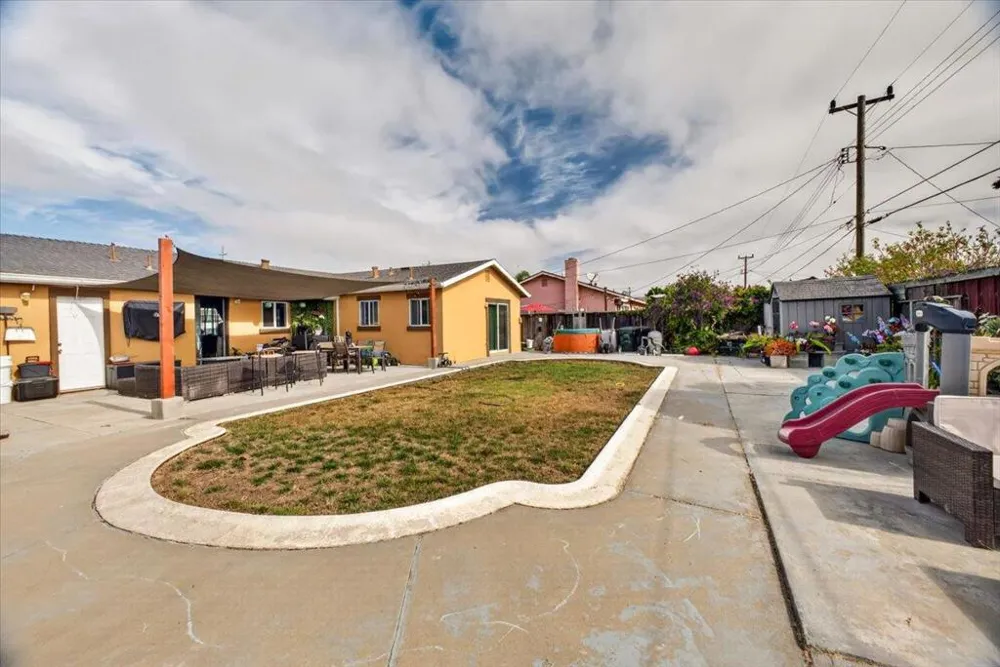 1832 Pescadero Drive Salinas, CA 93906