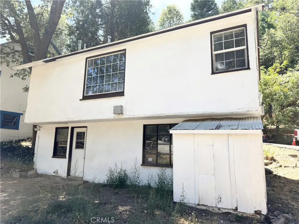467 Sequoia Crestline, CA 92325