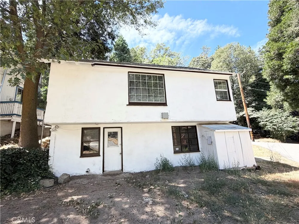 467 Sequoia Crestline, CA 92325