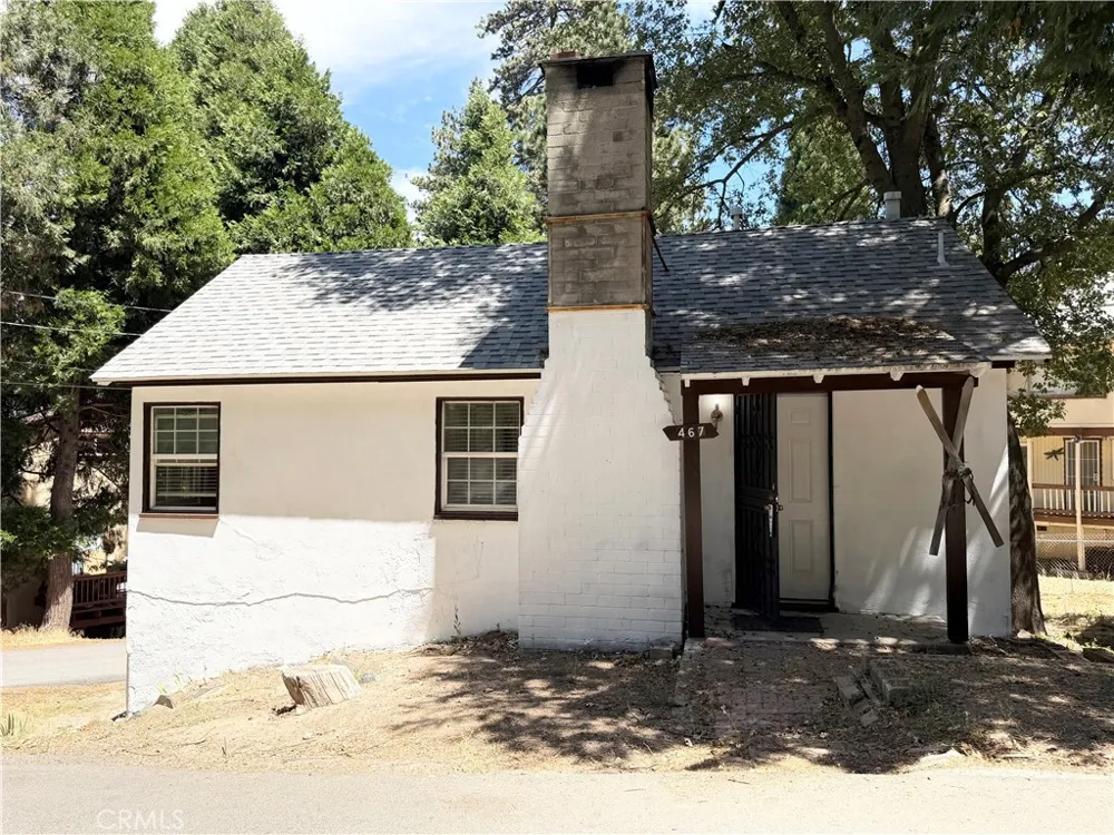 467 Sequoia Crestline, CA 92325