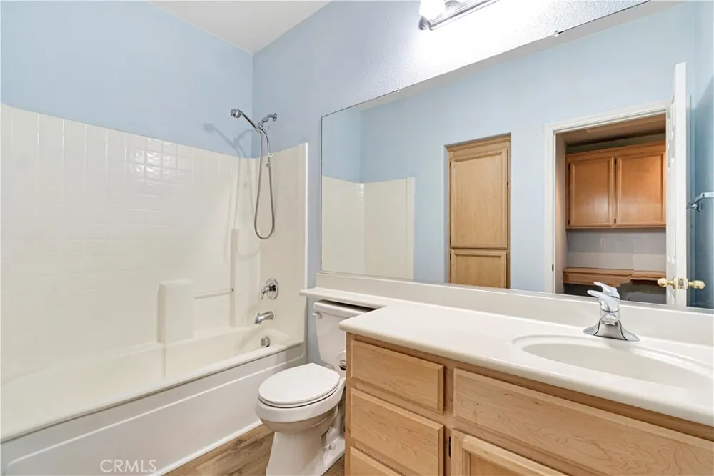 1049 Stanford Avenue Madera, CA 93637