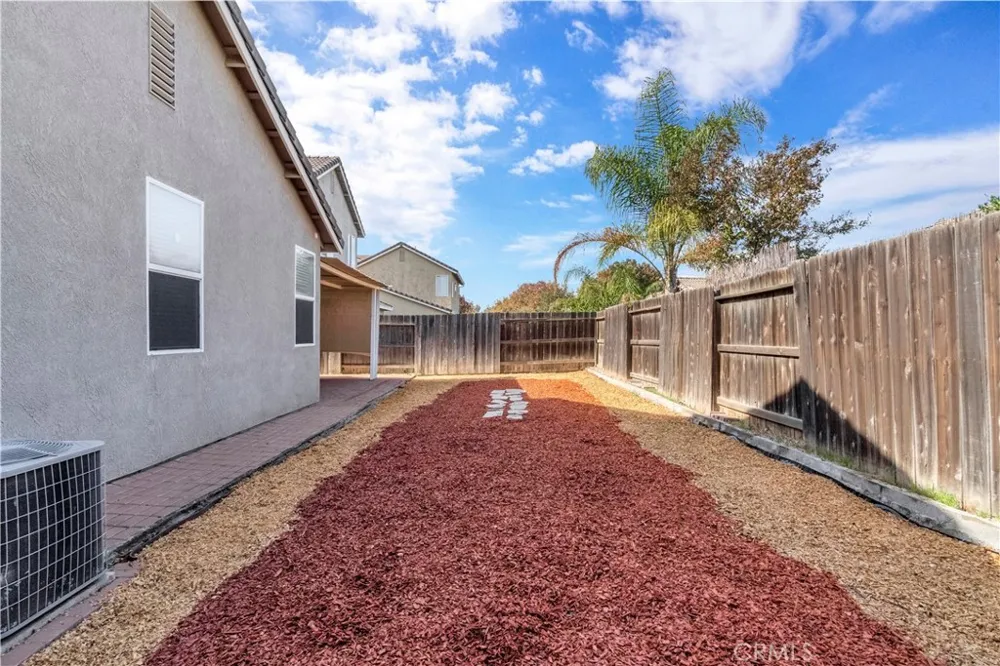 1049 Stanford Avenue Madera, CA 93637