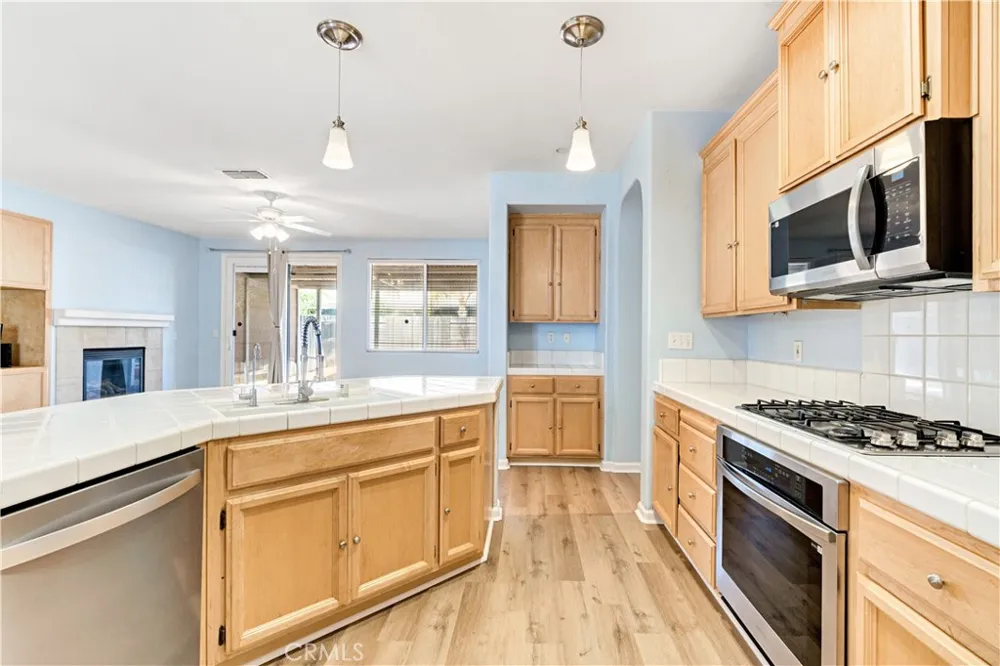 1049 Stanford Avenue Madera, CA 93637