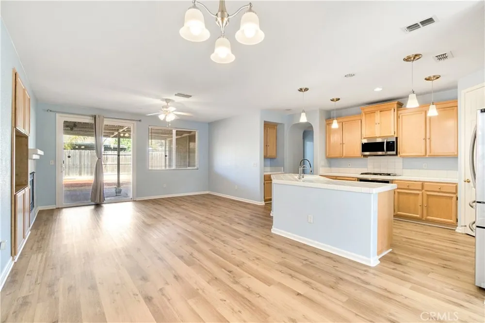1049 Stanford Avenue Madera, CA 93637