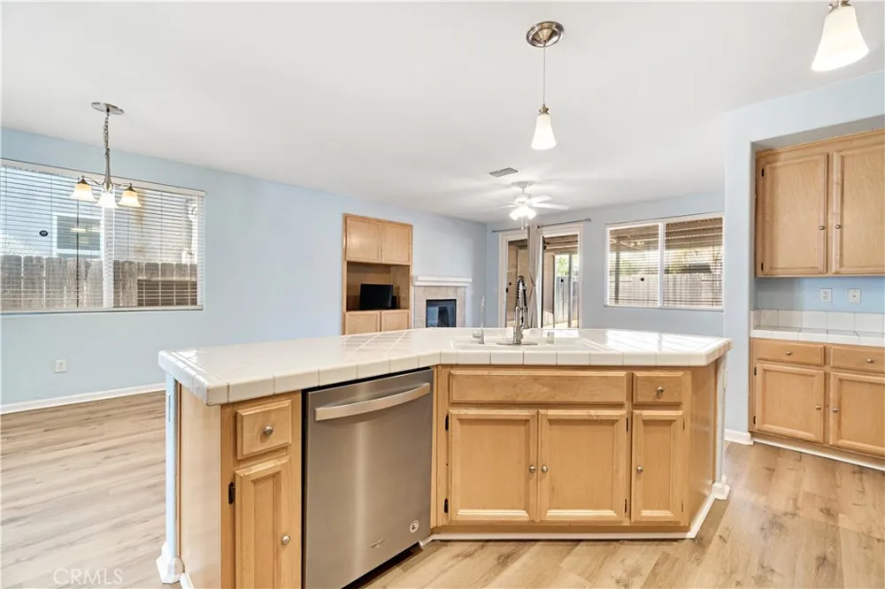 1049 Stanford Avenue Madera, CA 93637