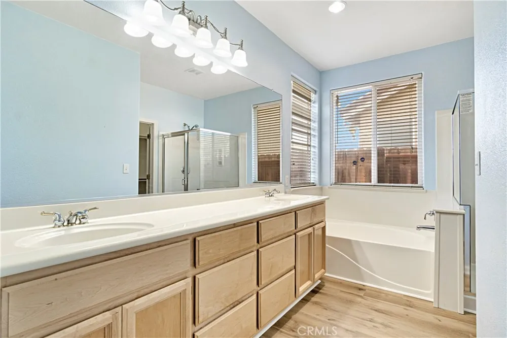1049 Stanford Avenue Madera, CA 93637