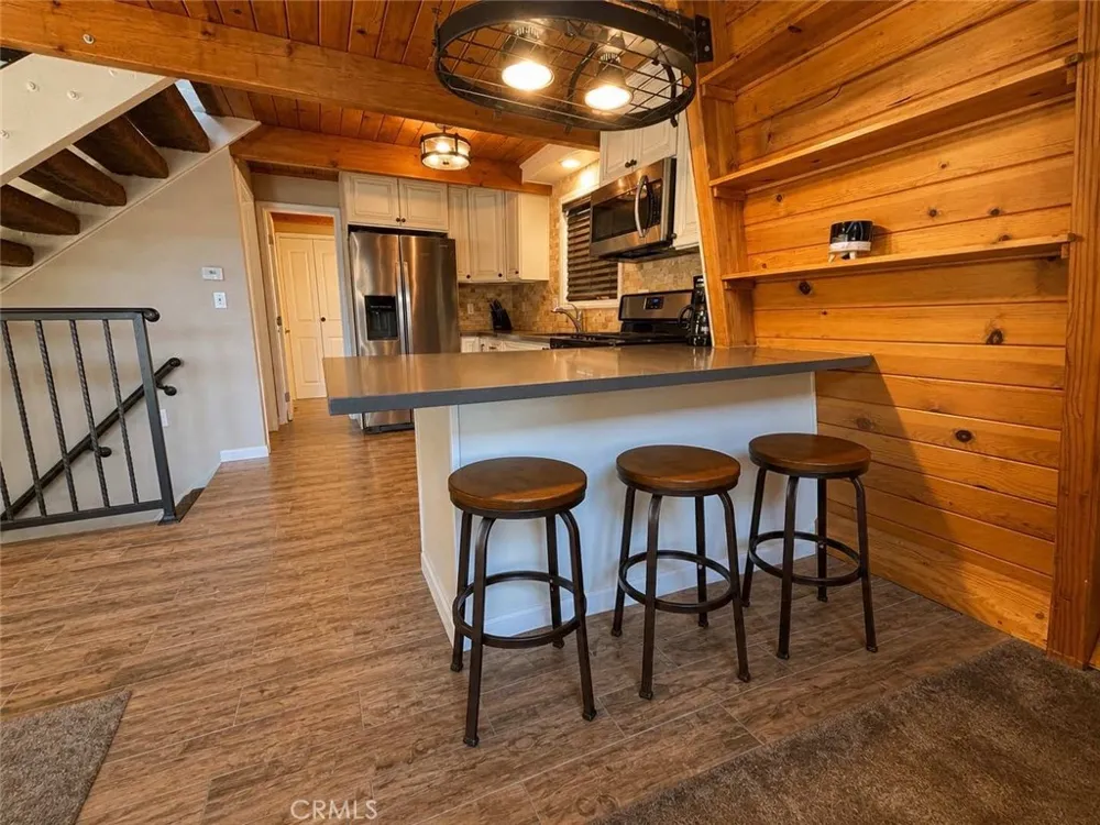 30975 Knob Hill Circle Running Springs, CA 92382
