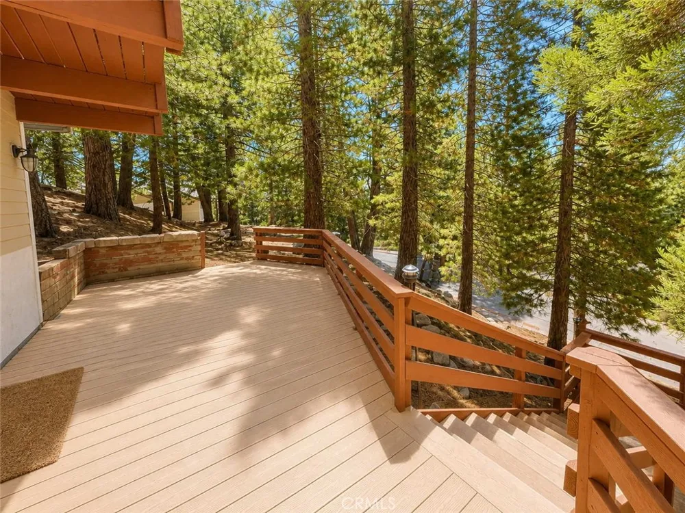 30975 Knob Hill Circle Running Springs, CA 92382