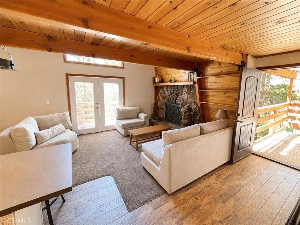 30975 Knob Hill Circle Running Springs, CA 92382
