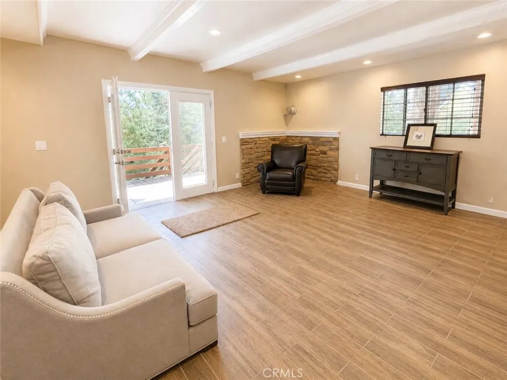 30975 Knob Hill Circle Running Springs, CA 92382
