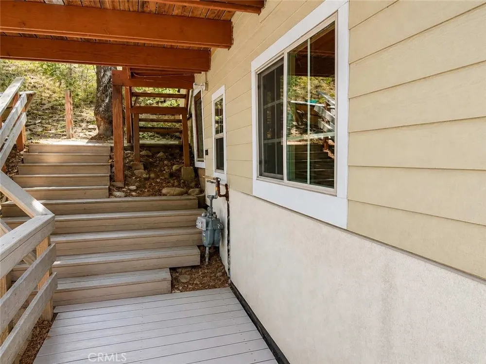 30975 Knob Hill Circle Running Springs, CA 92382