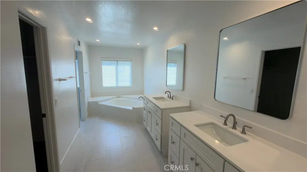 24901 Zumaya Court Laguna Hills, CA 92653