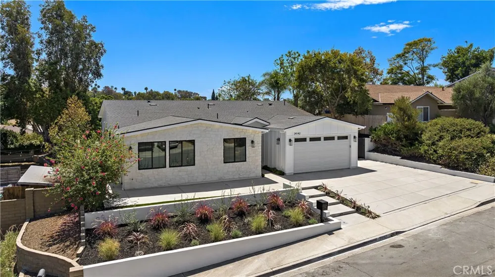 24142 AMURRO Mission Viejo, CA 92691