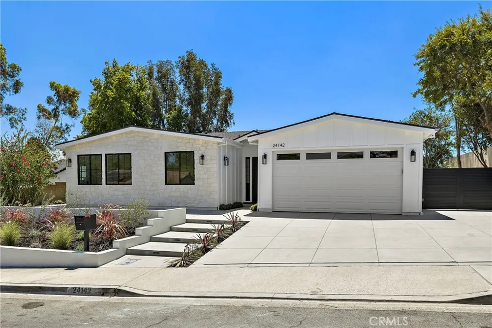 24142 AMURRO Mission Viejo, CA 92691