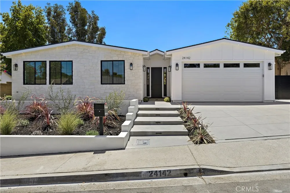 24142 AMURRO Mission Viejo, CA 92691