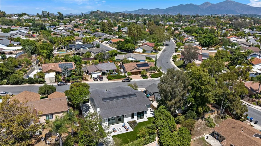 24142 AMURRO Mission Viejo, CA 92691