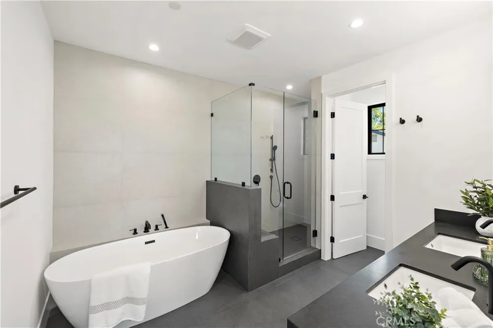 24142 AMURRO Mission Viejo, CA 92691
