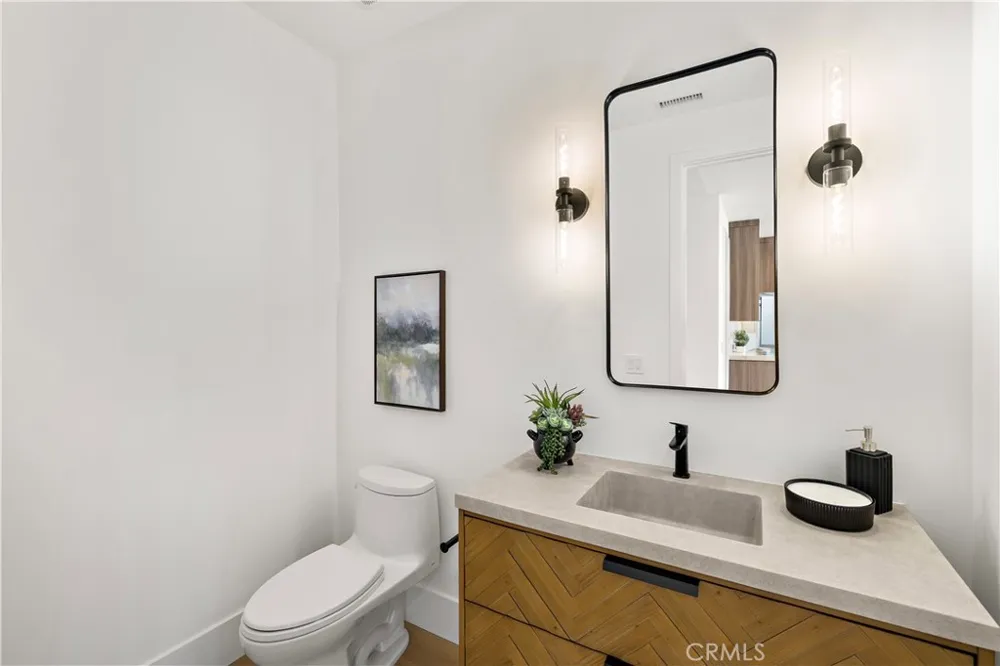 24142 AMURRO Mission Viejo, CA 92691