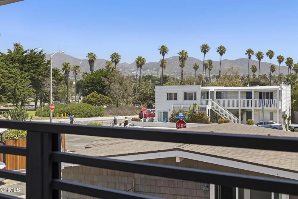 934 Sharon Lane Ventura, CA 93001