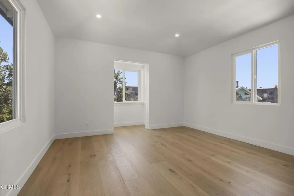 934 Sharon Lane Ventura, CA 93001