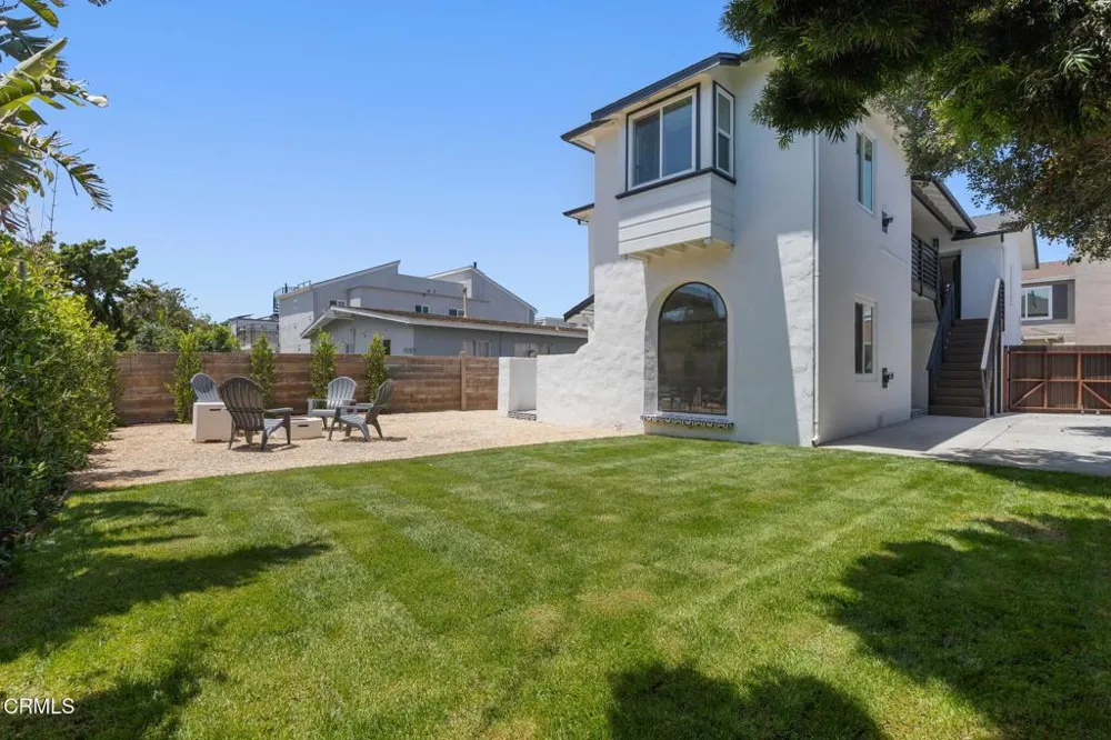 934 Sharon Lane Ventura, CA 93001