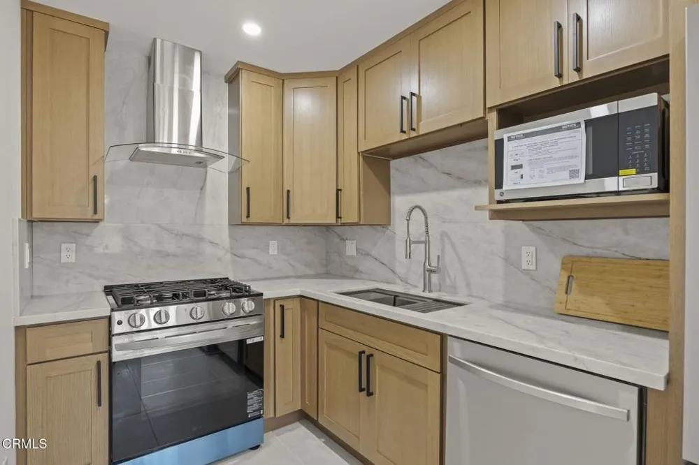 934 Sharon Lane Ventura, CA 93001