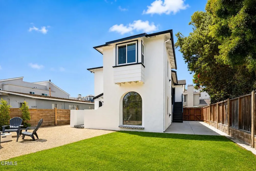 934 Sharon Lane Ventura, CA 93001