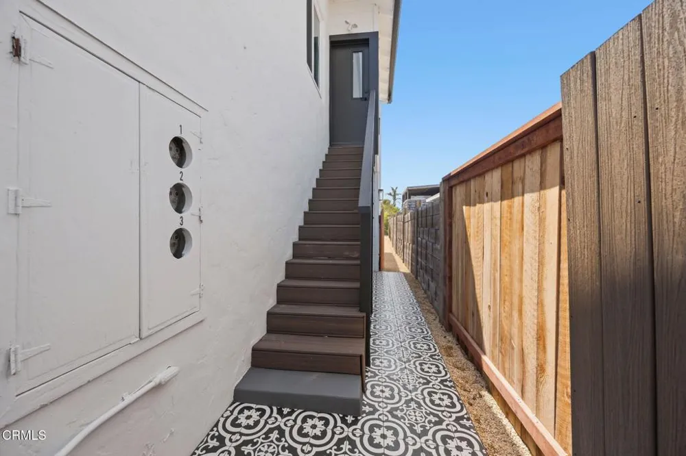 934 Sharon Lane Ventura, CA 93001