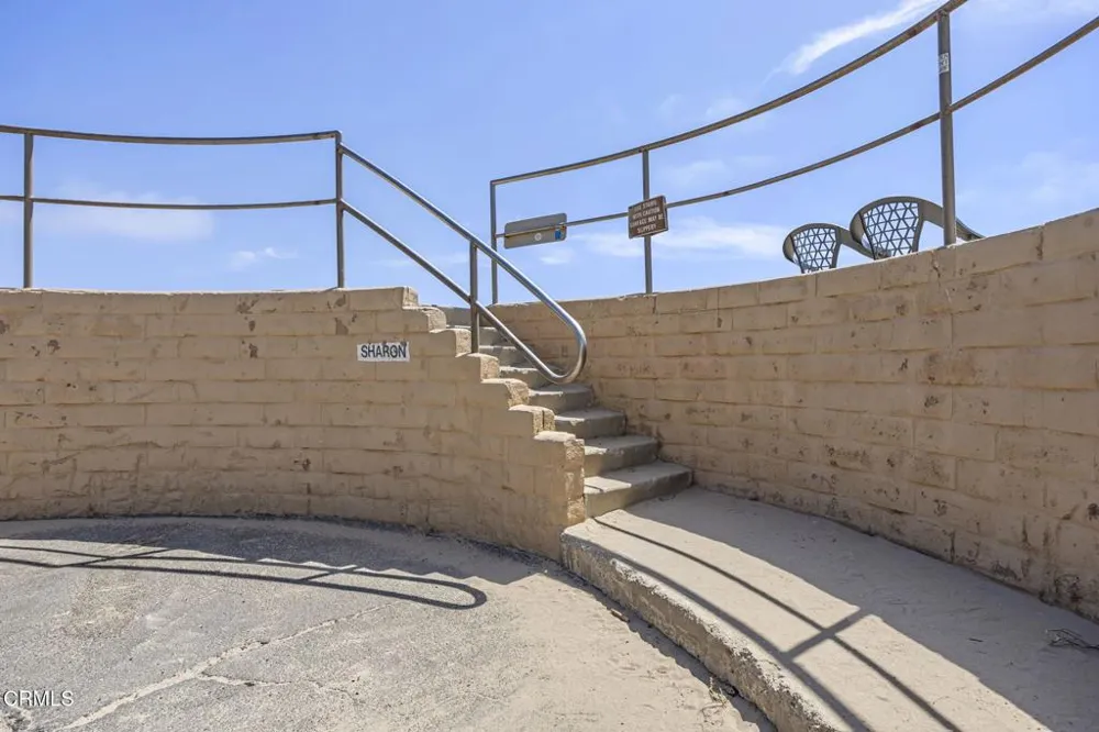 934 Sharon Lane Ventura, CA 93001