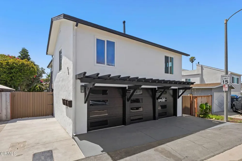 934 Sharon Lane Ventura, CA 93001